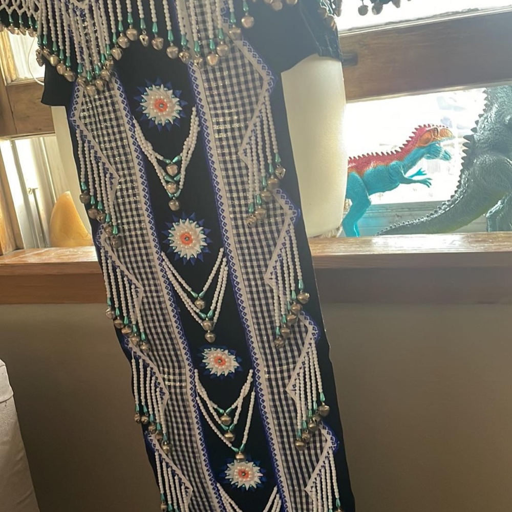 Traditional Hmong Clothing [Sev, Hat & Top Included] NO SKIRT is INCLUDED - Picture 8 of 12